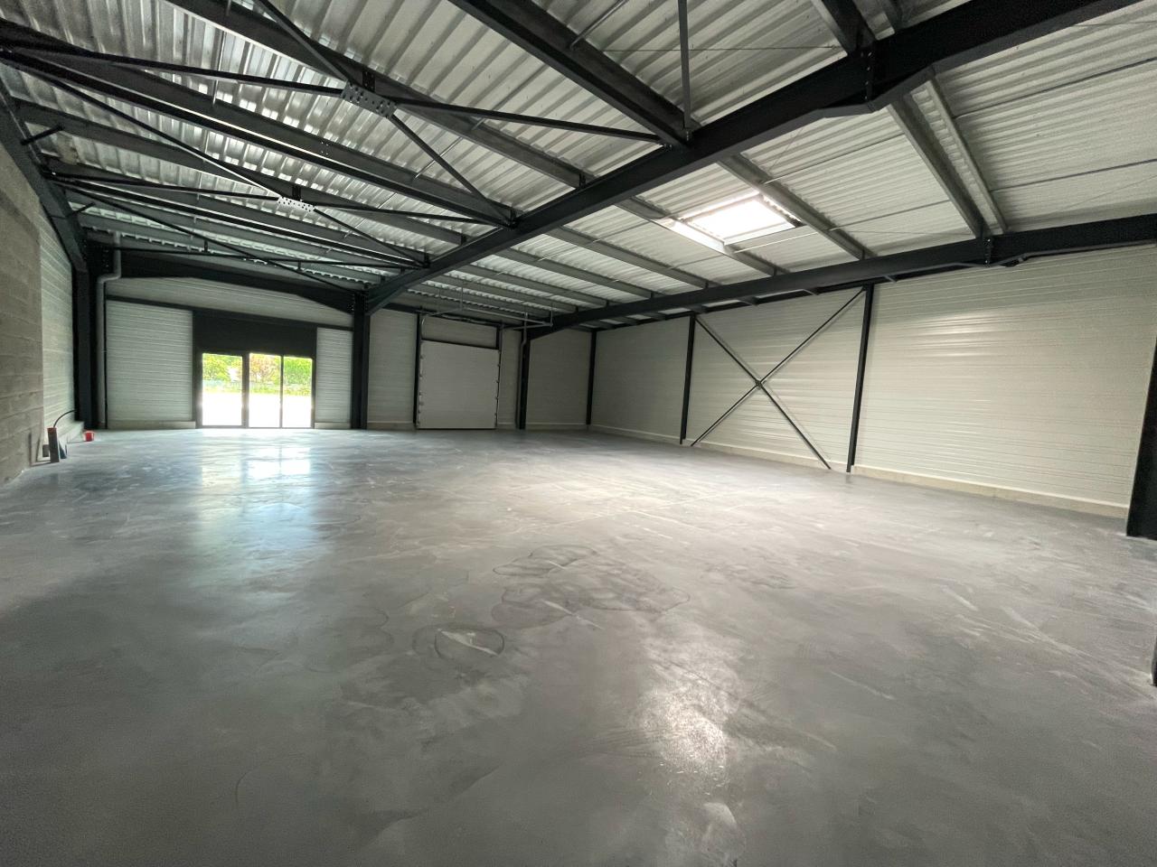 Local d'activité Bouëxière 822m² Vente local d'activité Bouëxière Ille-et-Vilaine OVACT2531821 2